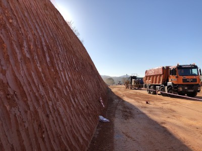 WORKS AT THE RECYCLING PLANT