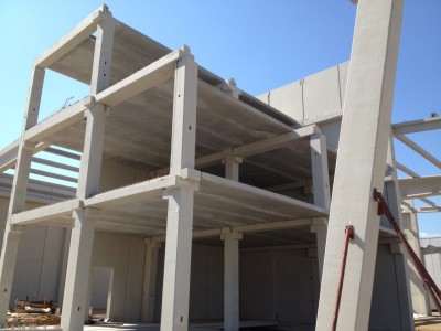 Construcción nave y local comercial en Salt, Gerona